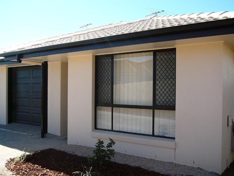 2/10 Bonogin, Redbank Plains QLD 4301