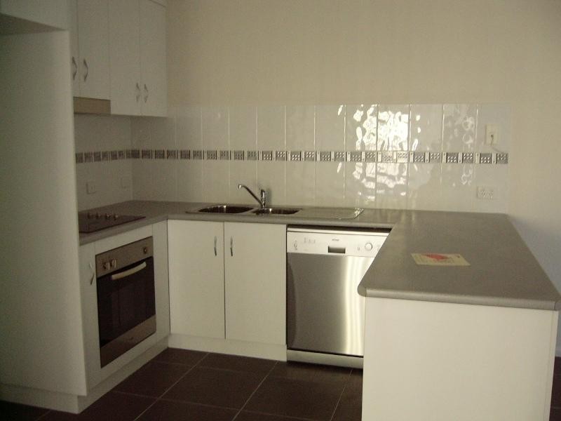 2/10 Bonogin, Redbank Plains QLD 4301