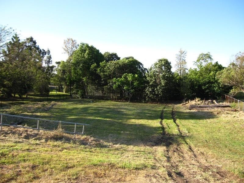 10 Halletts Road, Redbank Plains QLD 4301