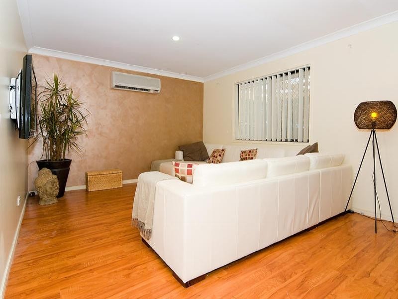 11 Elkhorn Street, Bellbird Park QLD 4300