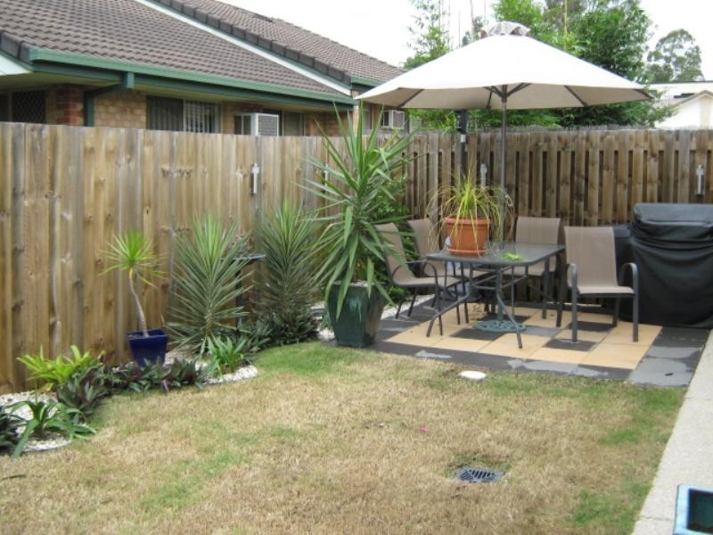 2/8 Rosegum Place, Redbank Plains QLD 4301