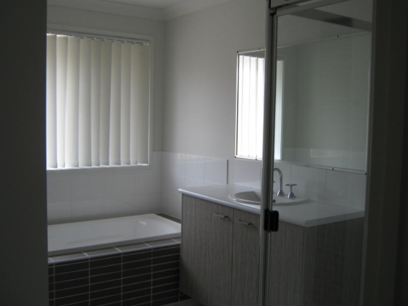 15 Quinn Street, Augustine Heights QLD 4300