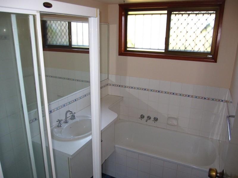 10 Halletts Road, Redbank Plains QLD 4301