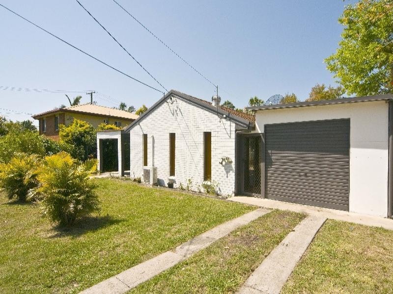 4 Hume Way, Redbank Plains QLD 4301