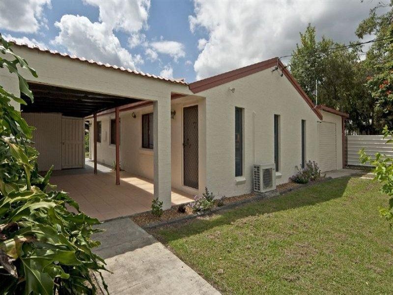 4 Hume Way, Redbank Plains QLD 4301