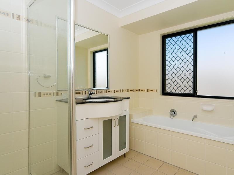 9 Odea Crescent, Goodna QLD 4300