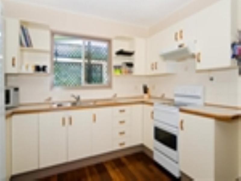 20 Caroline Street, Riverview QLD 4303