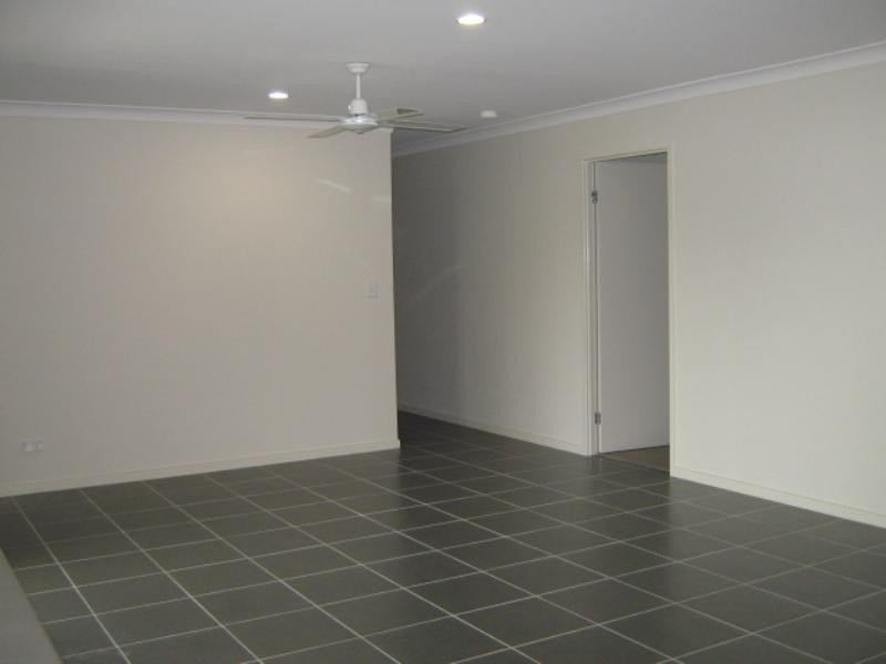 11 Dillon Street, Bellbird Park QLD 4300