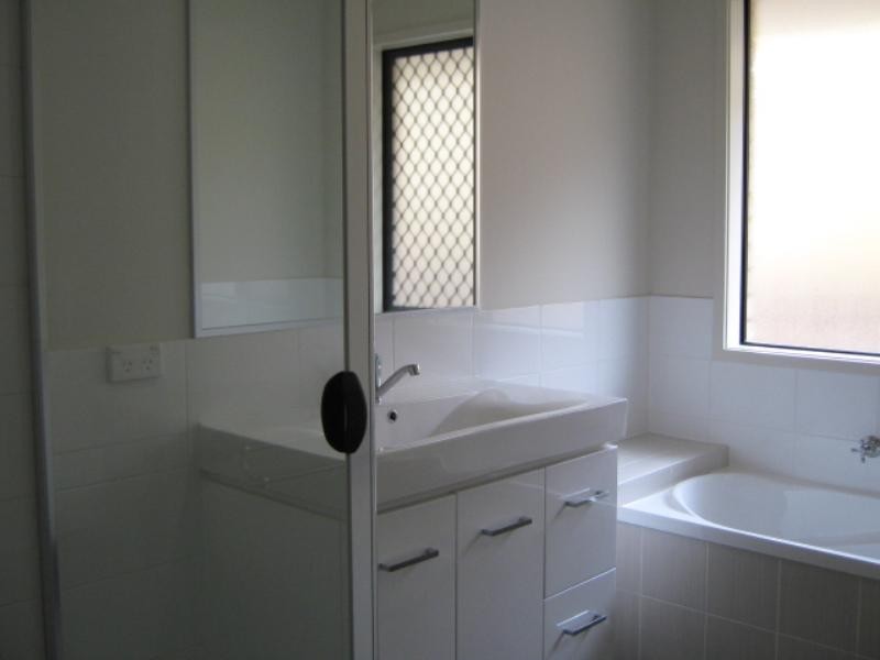 11 Dillon Street, Bellbird Park QLD 4300