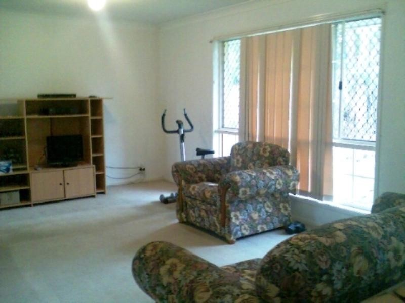 9 Clements Drive, Goodna QLD 4300