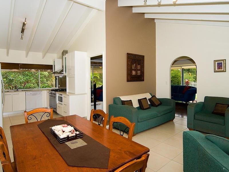 4 Harrison Court, Camira QLD 4300