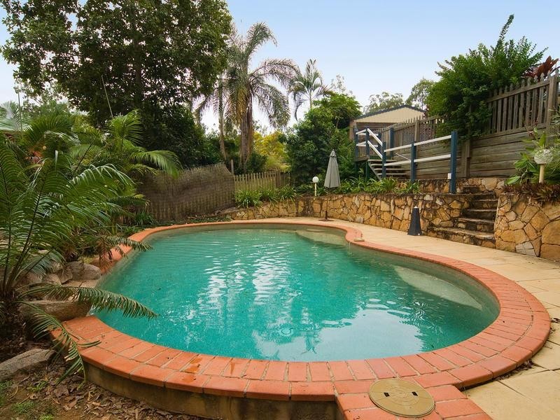 4 Harrison Court, Camira QLD 4300