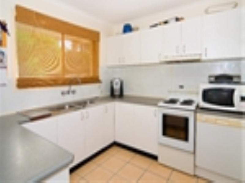 38 Cairns Road, Camira QLD 4300