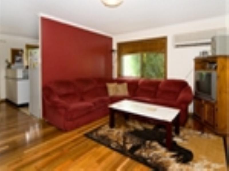 38 Cairns Road, Camira QLD 4300