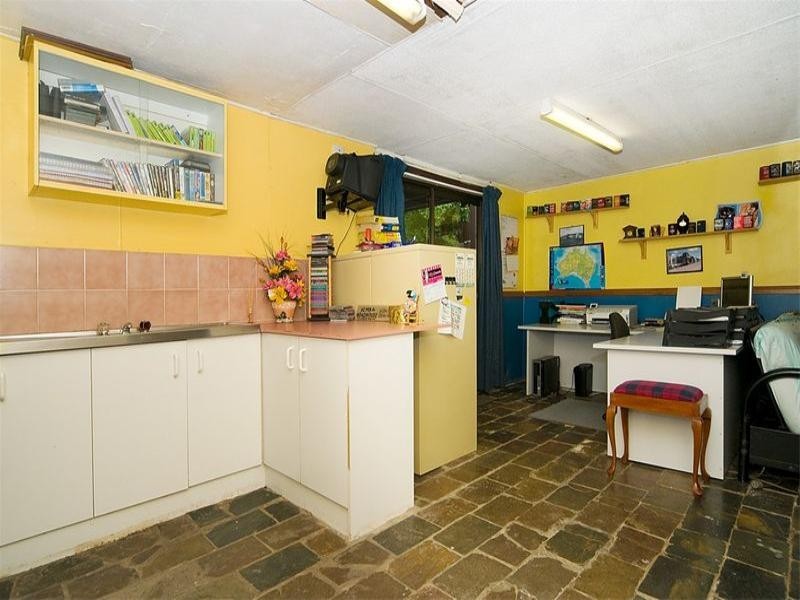 27 Karen Street, Camira QLD 4300