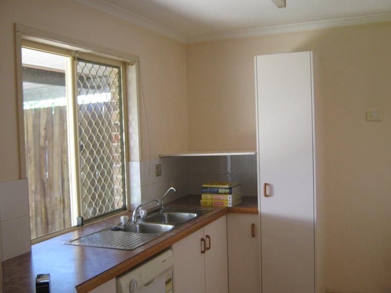2/11 McBrien Court, Redbank Plains QLD 4301