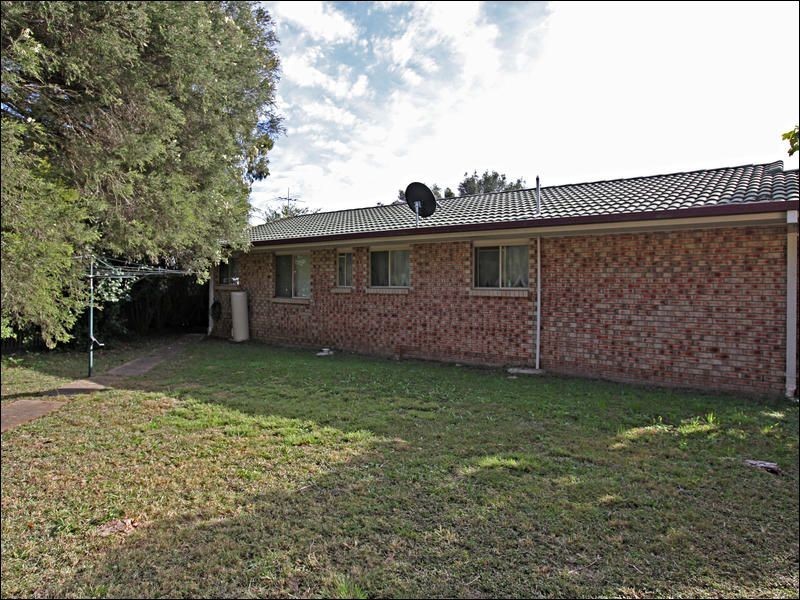 10 Price Close, Redbank Plains QLD 4301