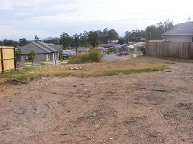 20 Eric Drive, Blackstone QLD 4304