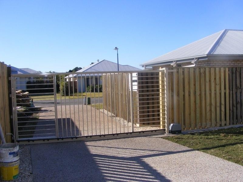 25 Daryl Reinhardt Street, Redbank Plains QLD 4301