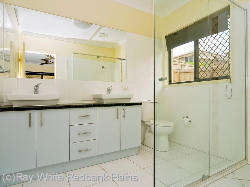 8 Berkeley Circuit, Bellbird Park QLD 4300