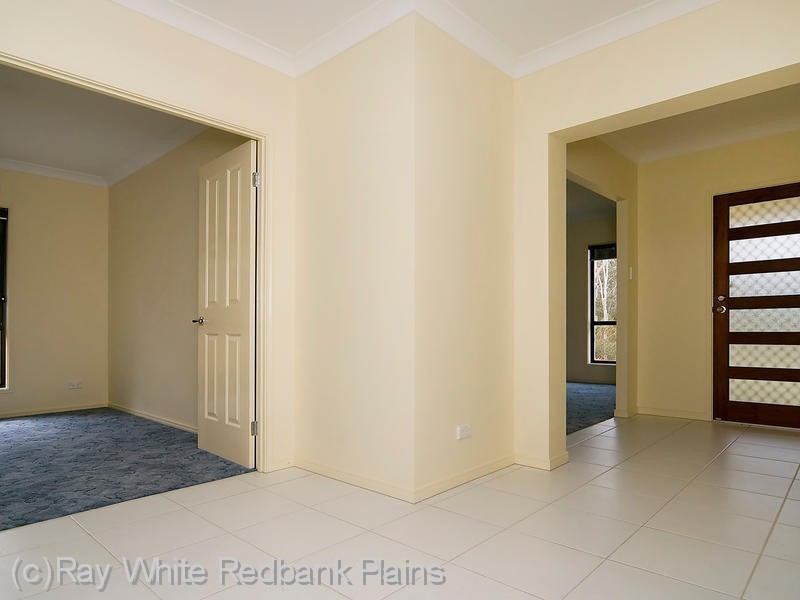 8 Berkeley Circuit, Bellbird Park QLD 4300
