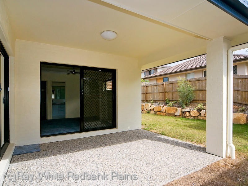 8 Berkeley Circuit, Bellbird Park QLD 4300