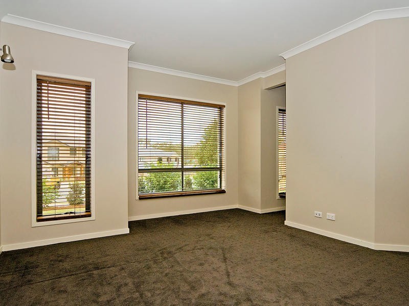 4 Whitty Court, Augustine Heights QLD 4300