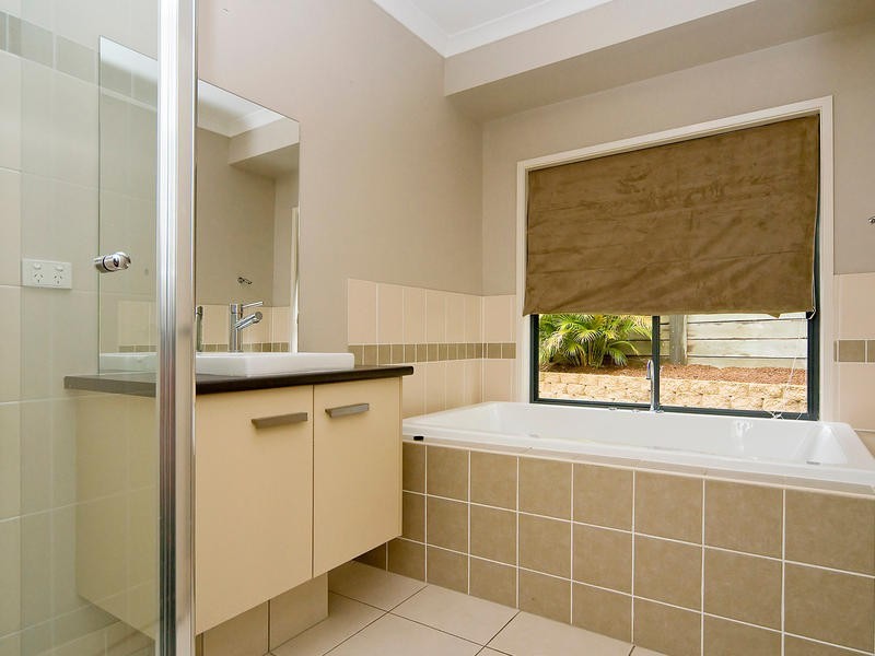 4 Whitty Court, Augustine Heights QLD 4300