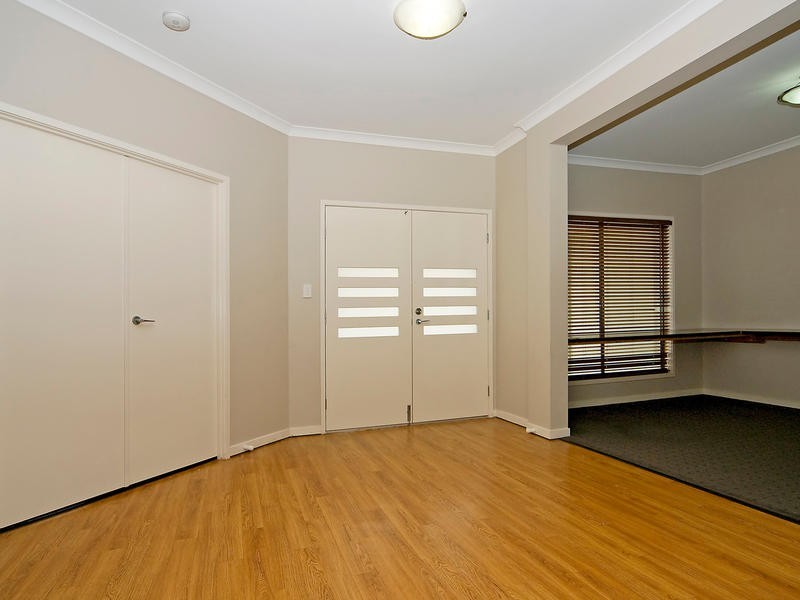 4 Whitty Court, Augustine Heights QLD 4300