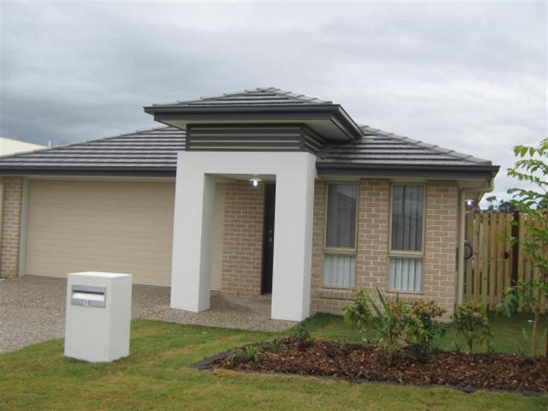 10 Pleasant Drive, Redbank Plains QLD 4301