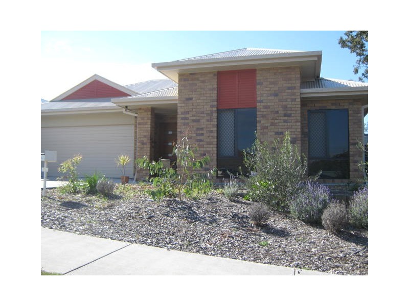 39 Sutherland Crescent, Goodna QLD 4300