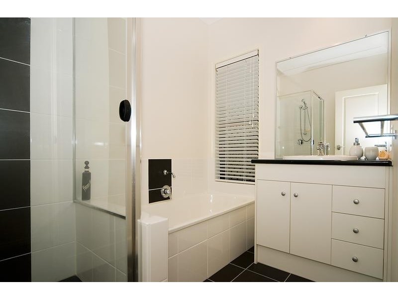 39 Sutherland Crescent, Goodna QLD 4300