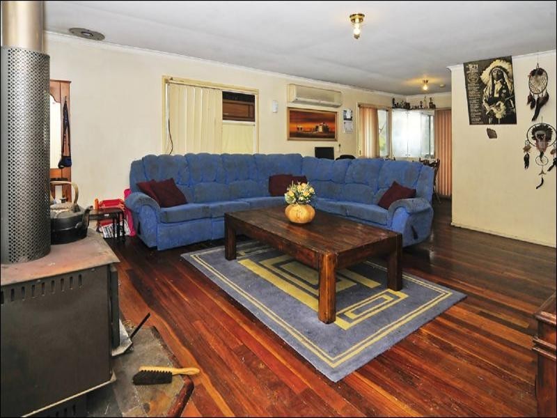 4 GLEN BRAE, Redbank Plains QLD 4301