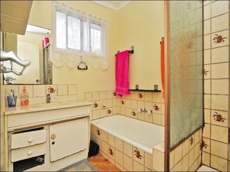 4 GLEN BRAE, Redbank Plains QLD 4301