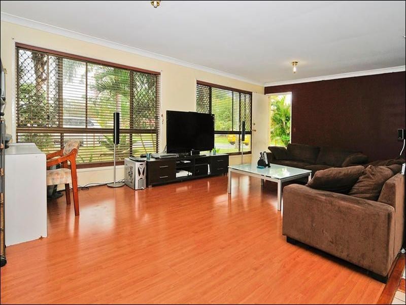 21 Nigel Street, Redbank Plains QLD 4301