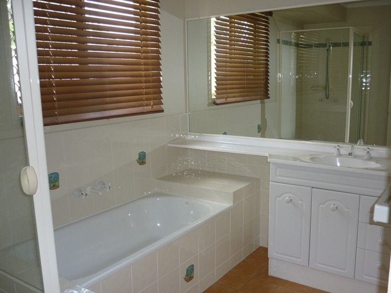 7 Whipbird Street, Bellbird Park QLD 4300