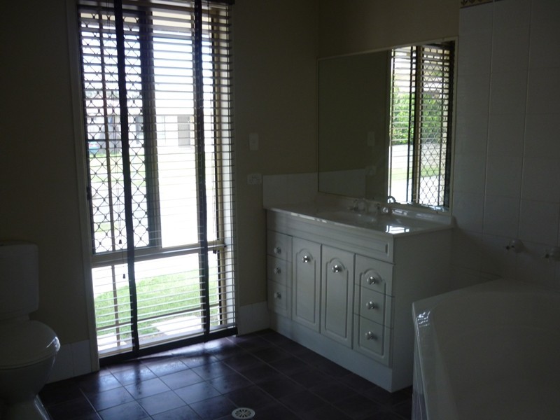 7 Whipbird Street, Bellbird Park QLD 4300