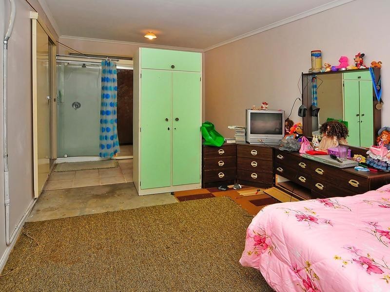 261 Henty Drive, Redbank Plains QLD 4301