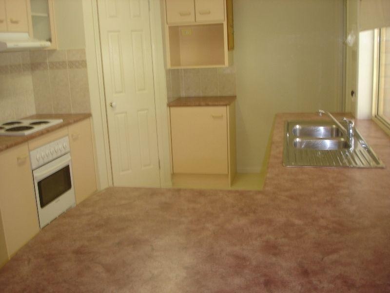 11 Tudor Street, Camira QLD 4300