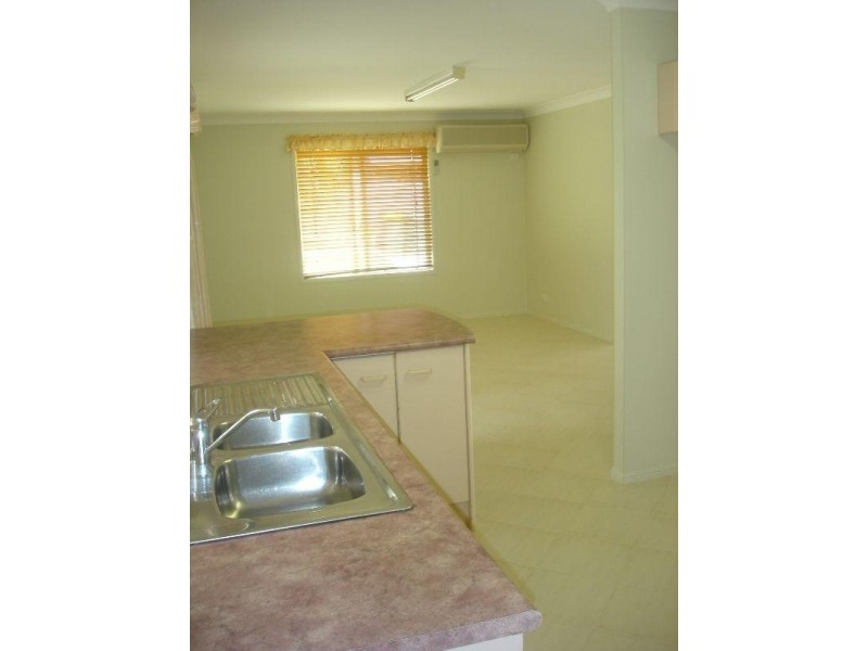 11 Tudor Street, Camira QLD 4300