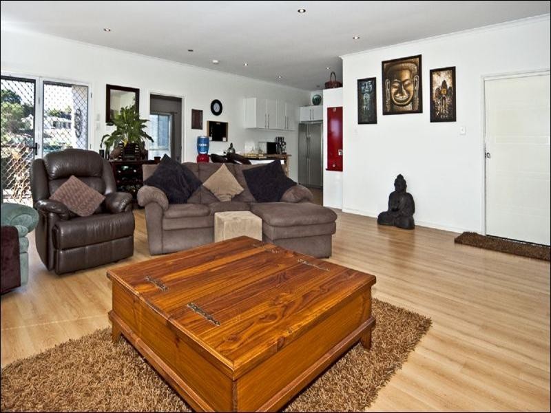 2 Griffin Crescent, Collingwood Park QLD 4301