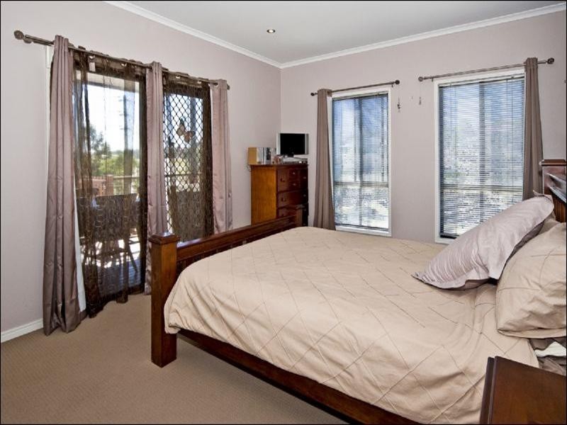 2 Griffin Crescent, Collingwood Park QLD 4301