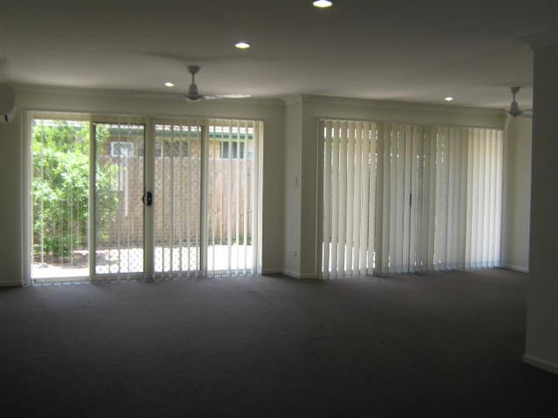 4/8 Rosegum Place, Redbank Plains QLD 4301