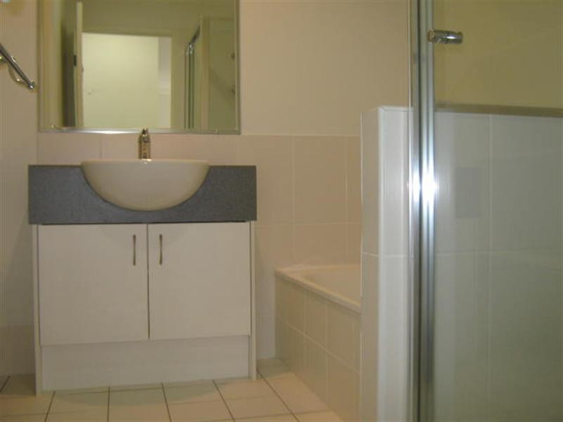 4/8 Rosegum Place, Redbank Plains QLD 4301