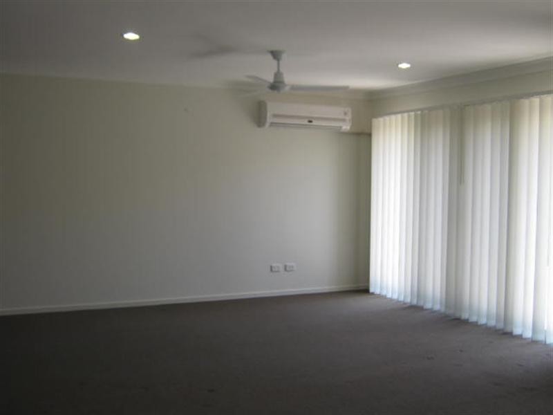 4/8 Rosegum Place, Redbank Plains QLD 4301