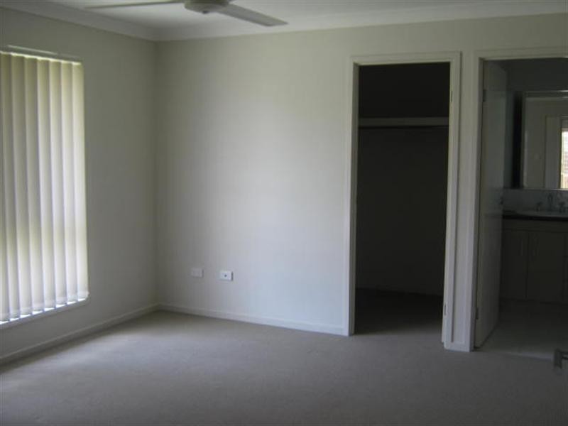 11 Siffleet Street, Bellbird Park QLD 4300