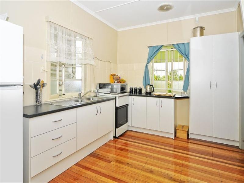 12 Thomas Street, Goodna QLD 4300