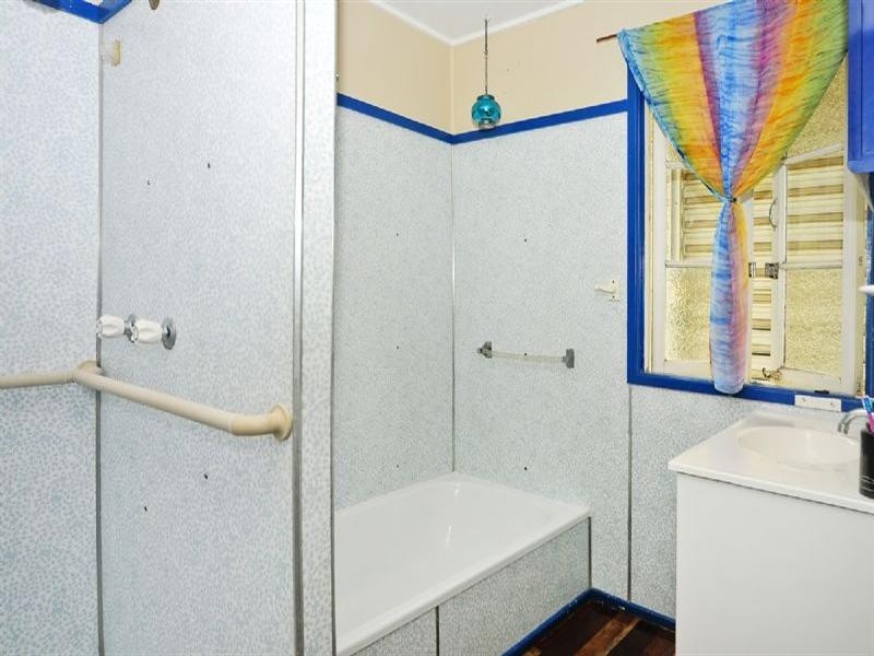 12 Thomas Street, Goodna QLD 4300