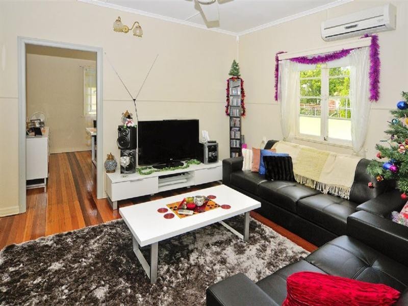12 Thomas Street, Goodna QLD 4300