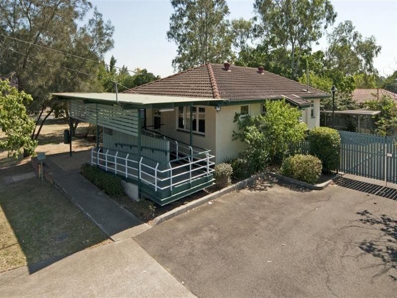 27 Mitchell Street, Riverview QLD 4303